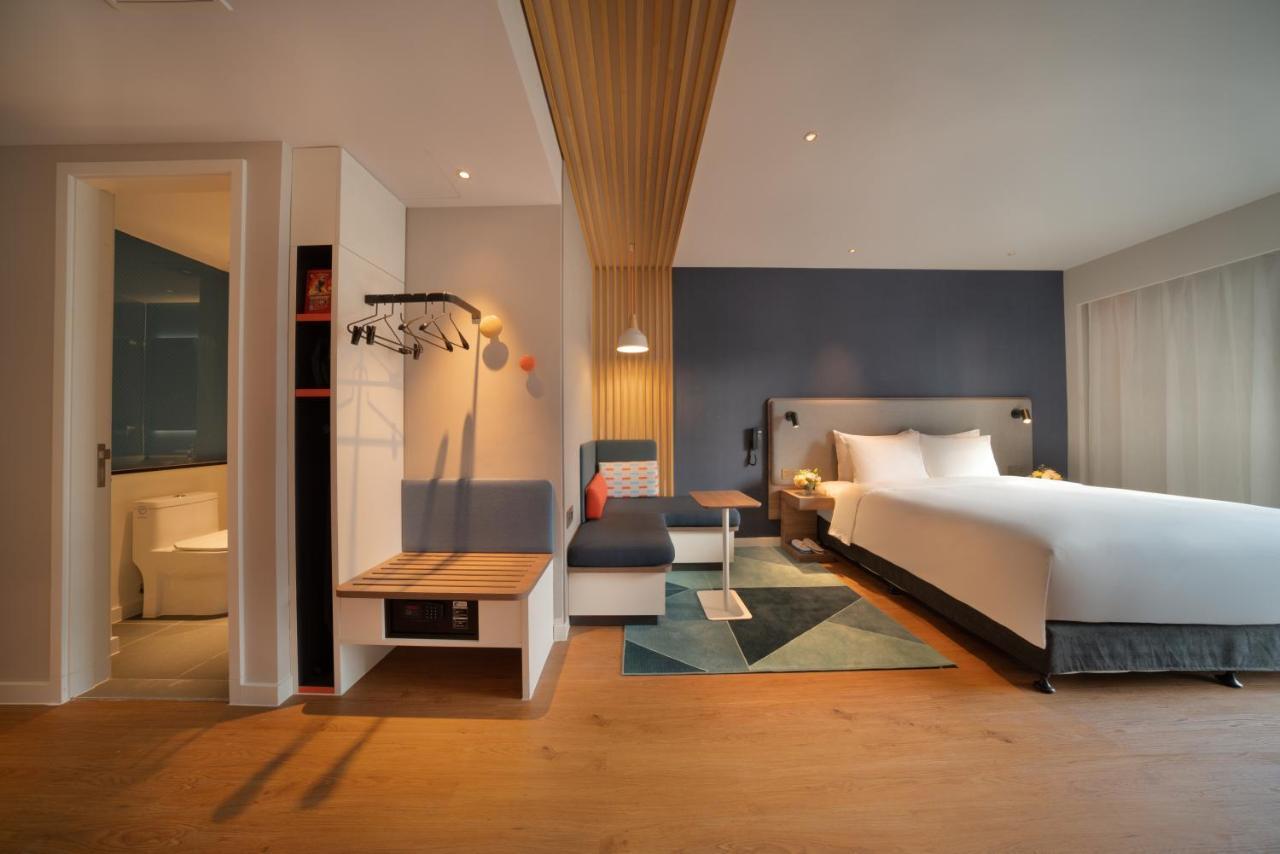 Holiday Inn Express Shanghai Huijin By Ihg Exterior photo